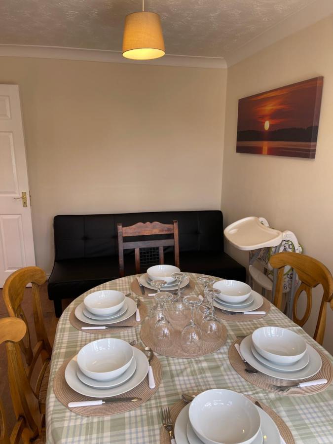 Large, Quiet, Sleeps 16, 4 Bathrooms, Parking, เลสเตอร์ ภายนอก รูปภาพ