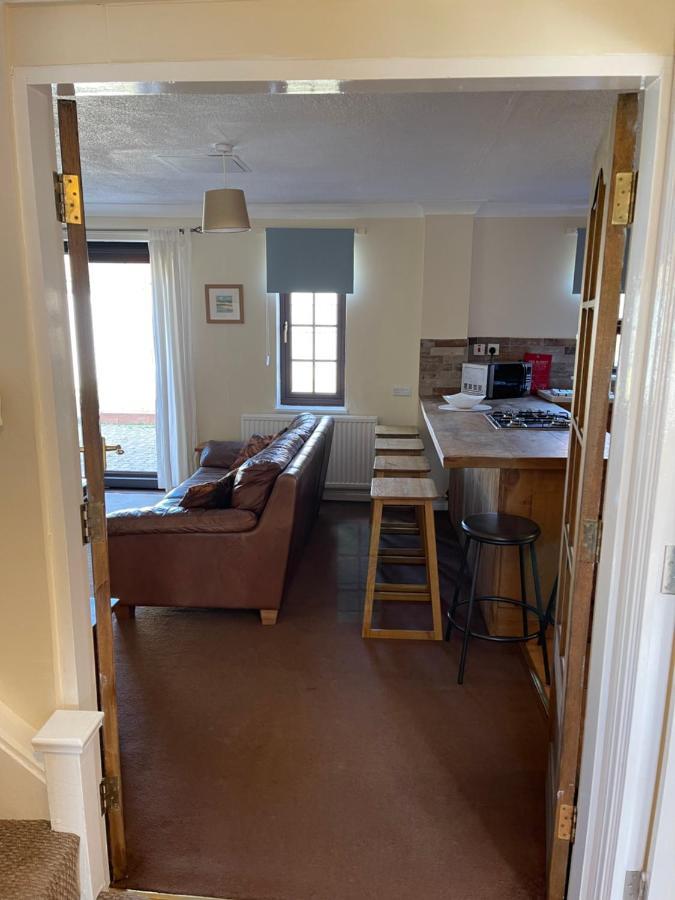 Large, Quiet, Sleeps 16, 4 Bathrooms, Parking, เลสเตอร์ ภายนอก รูปภาพ