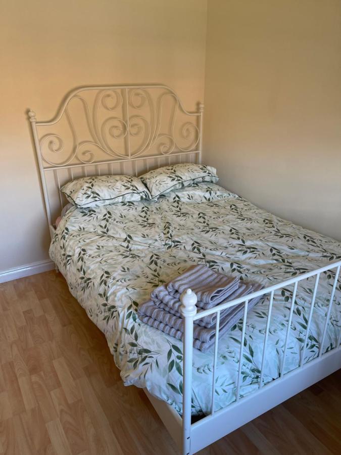 Large, Quiet, Sleeps 16, 4 Bathrooms, Parking, เลสเตอร์ ภายนอก รูปภาพ