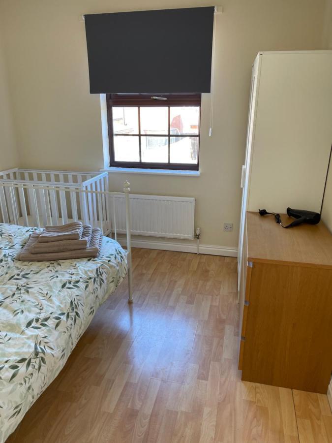 Large, Quiet, Sleeps 16, 4 Bathrooms, Parking, เลสเตอร์ ภายนอก รูปภาพ