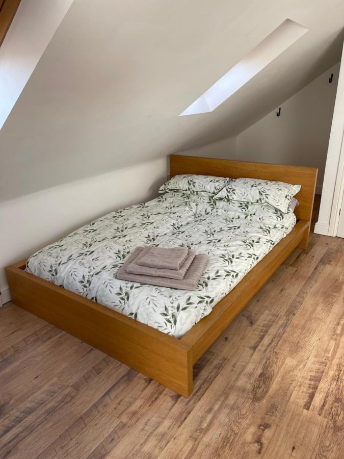 Large, Quiet, Sleeps 16, 4 Bathrooms, Parking, เลสเตอร์ ภายนอก รูปภาพ
